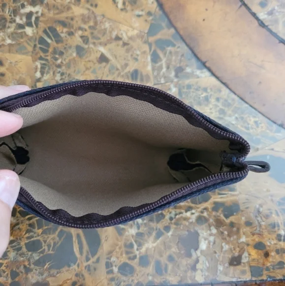 Dooney & Bourke pouch - Picture 6 of 6